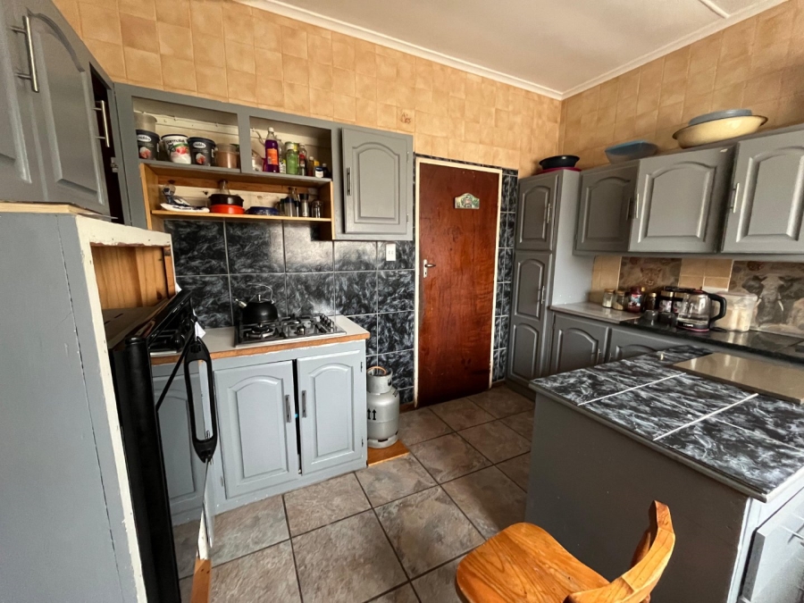 To Let 3 Bedroom Property for Rent in Bothasrus Eastern Cape